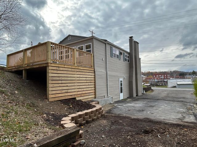 202 Northeast Railroad Avenue, Wise, VA 24293