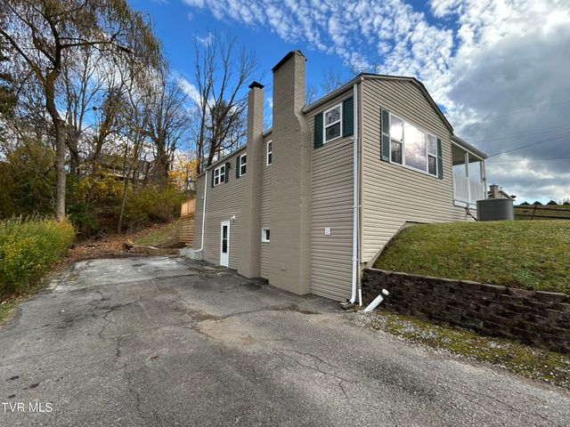 202 Northeast Railroad Avenue, Wise, VA 24293