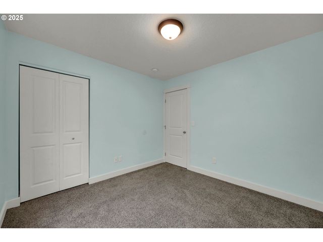 1633 S St, Springfield, OR 97477