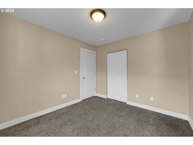 1633 S St, Springfield, OR 97477