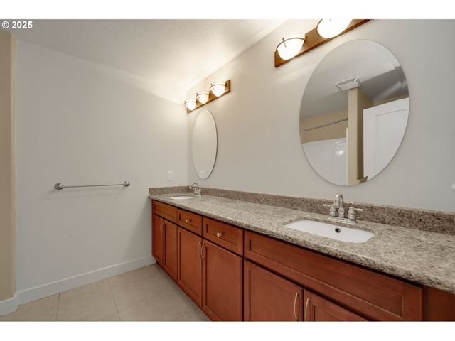 1633 S St, Springfield, OR 97477