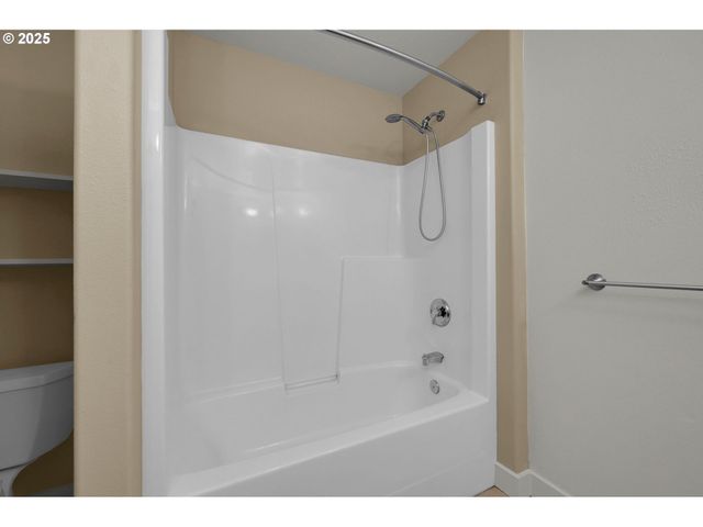 1633 S St, Springfield, OR 97477