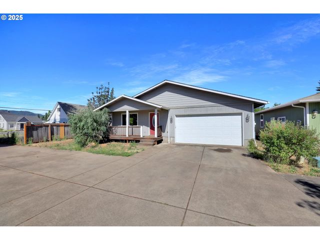 1633 S St, Springfield, OR 97477