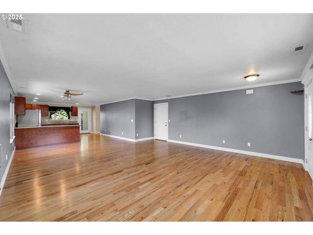 1633 S St, Springfield, OR 97477