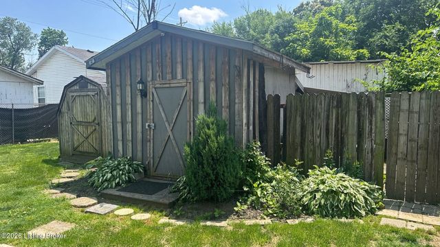 204 E Florence Ave, Louisville, KY 40209