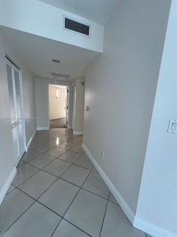 7275 SW 90th Way 312, Miami, FL 33156
