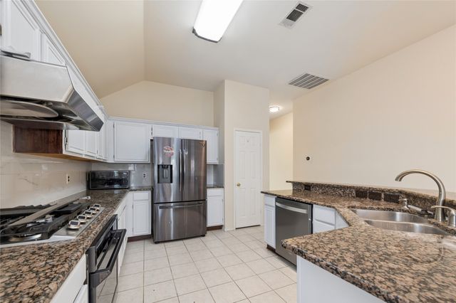 207 Meredith Court, Irving, TX 75063