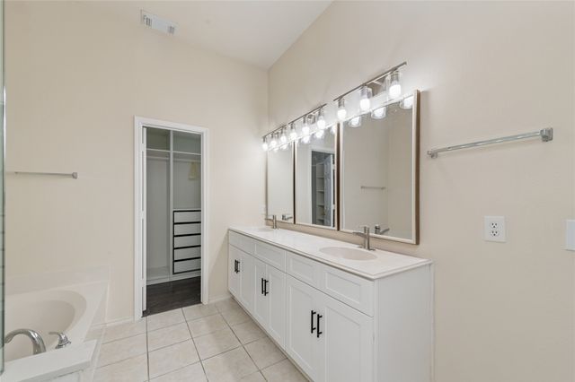 207 Meredith Court, Irving, TX 75063