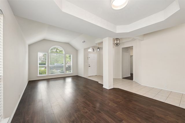 207 Meredith Court, Irving, TX 75063