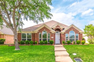 207 Meredith Court, Irving, TX 75063