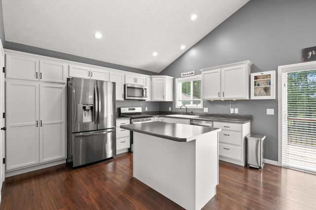 25427 Chaty Lane, Pine Grove Twp, MI 49055