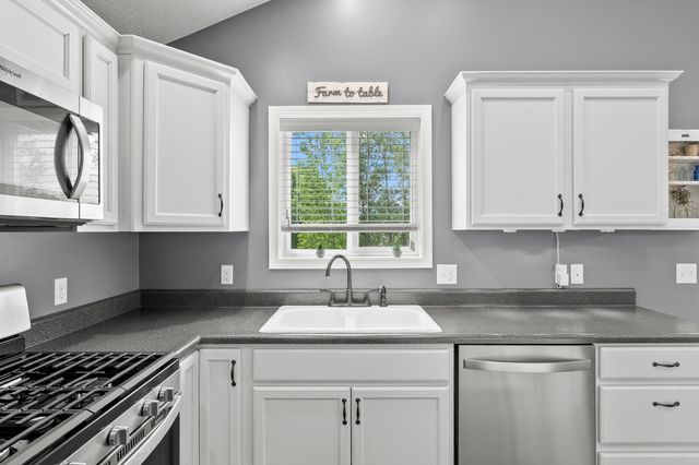 25427 Chaty Lane, Pine Grove Twp, MI 49055