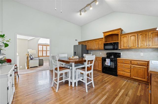 1700 Debrah Drive, Kearney, MO 64060