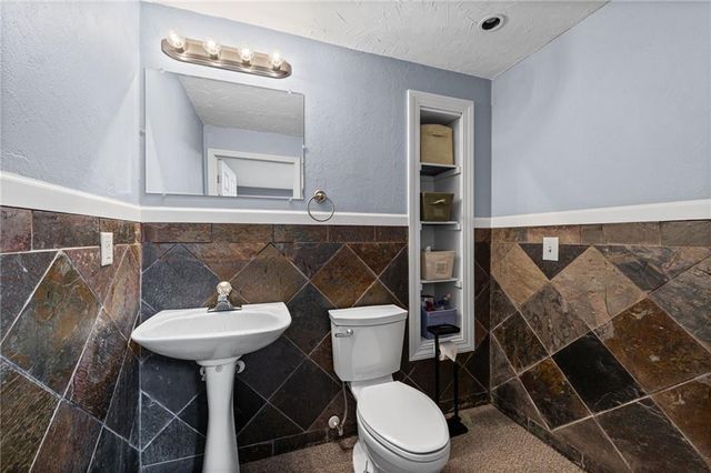 1700 Debrah Drive, Kearney, MO 64060