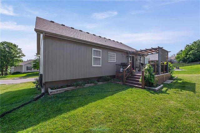 1700 Debrah Drive, Kearney, MO 64060