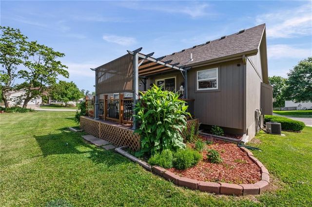 1700 Debrah Drive, Kearney, MO 64060