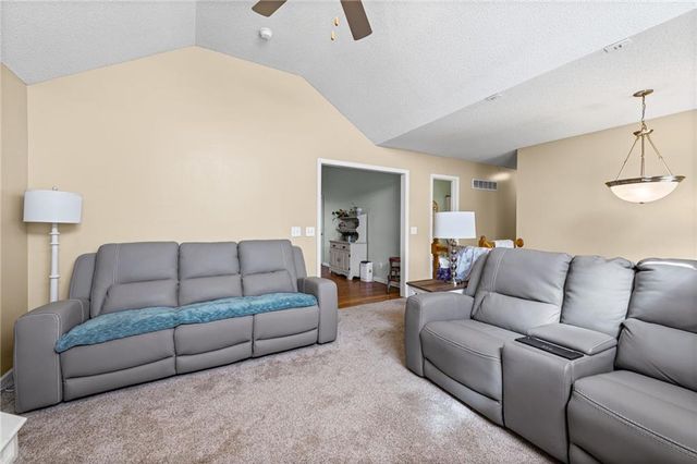 1700 Debrah Drive, Kearney, MO 64060