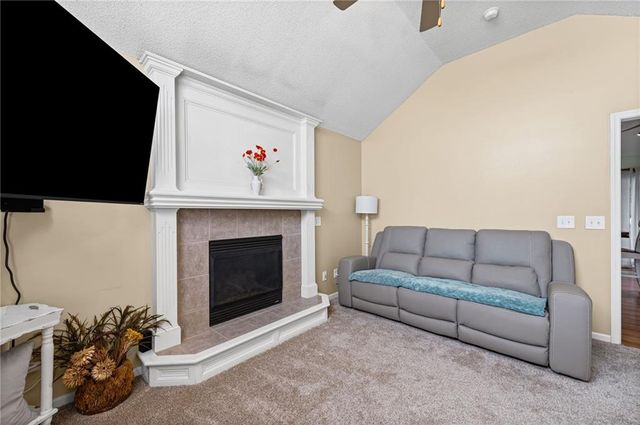 1700 Debrah Drive, Kearney, MO 64060