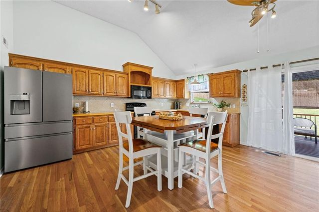 1700 Debrah Drive, Kearney, MO 64060