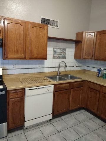 406 Vincent Street, Cedar Hill, TX 75104