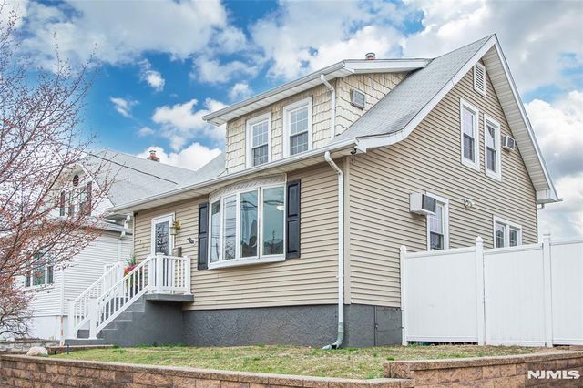 133 Forest Avenue, Lyndhurst, NJ 07071