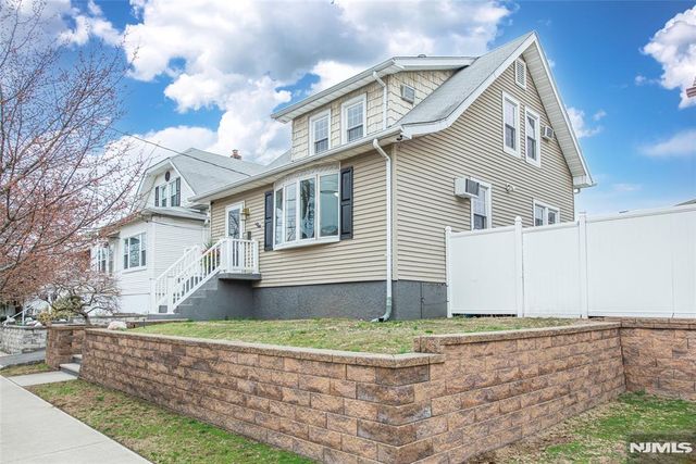 133 Forest Avenue, Lyndhurst, NJ 07071