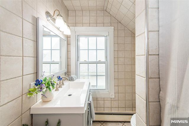 133 Forest Avenue, Lyndhurst, NJ 07071