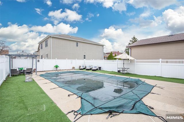 133 Forest Avenue, Lyndhurst, NJ 07071