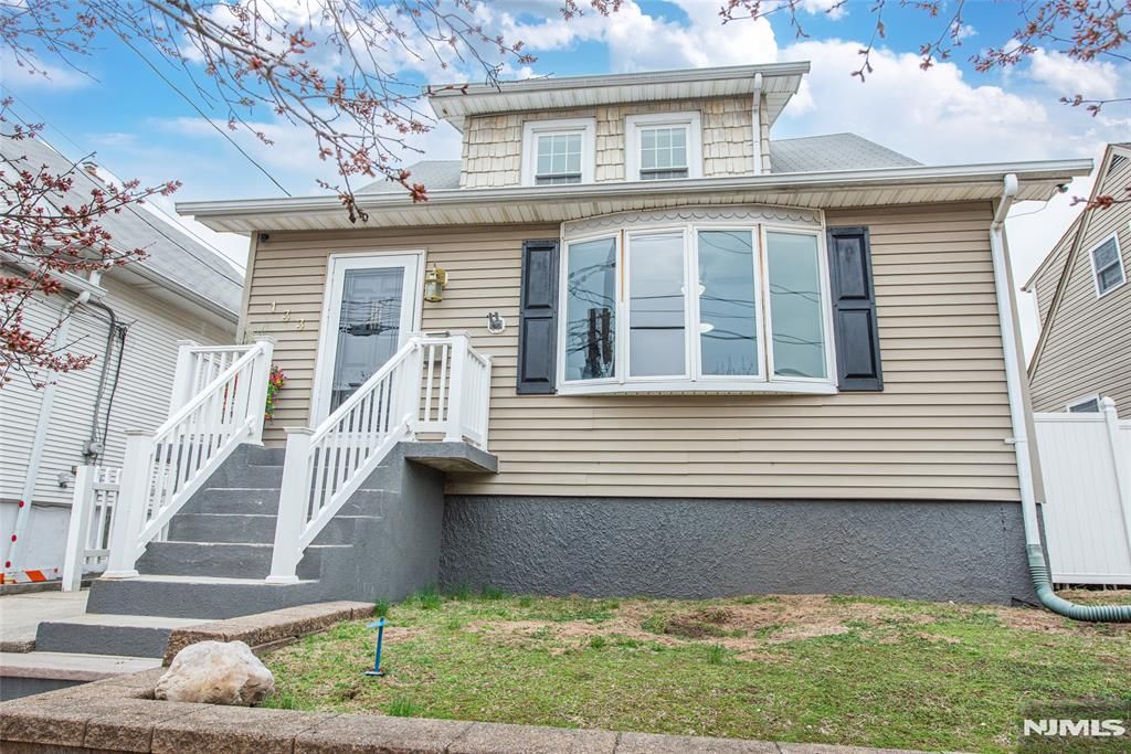 133 Forest Avenue, Lyndhurst, NJ 07071
