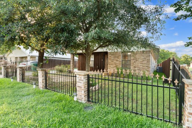 311 E 9th Street, Ferris, TX 75125