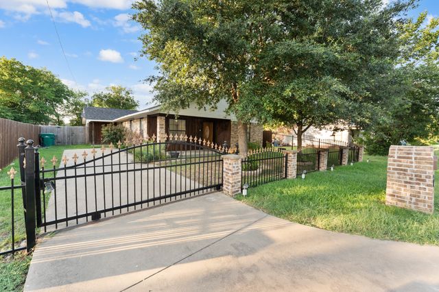 311 E 9th Street, Ferris, TX 75125