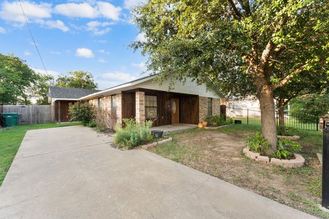 311 E 9th Street, Ferris, TX 75125