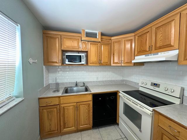 337 Saxony H Way 337, Delray Beach, FL 33446