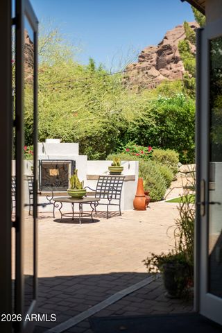 4538 E VERMONT Avenue N, Phoenix, AZ 85018