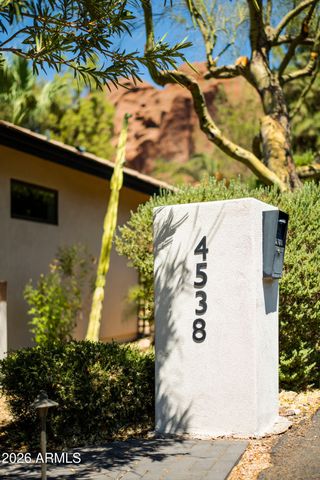 4538 E VERMONT Avenue N, Phoenix, AZ 85018