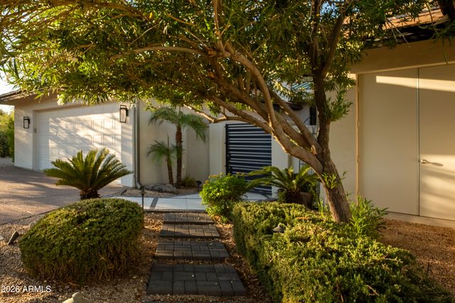 4538 E VERMONT Avenue N, Phoenix, AZ 85018