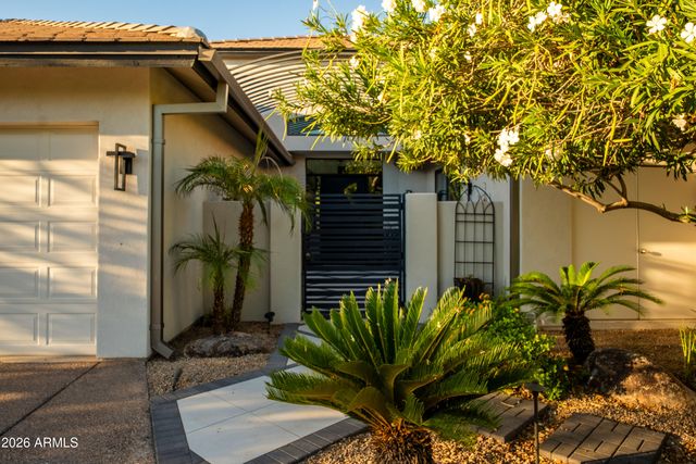 4538 E VERMONT Avenue N, Phoenix, AZ 85018