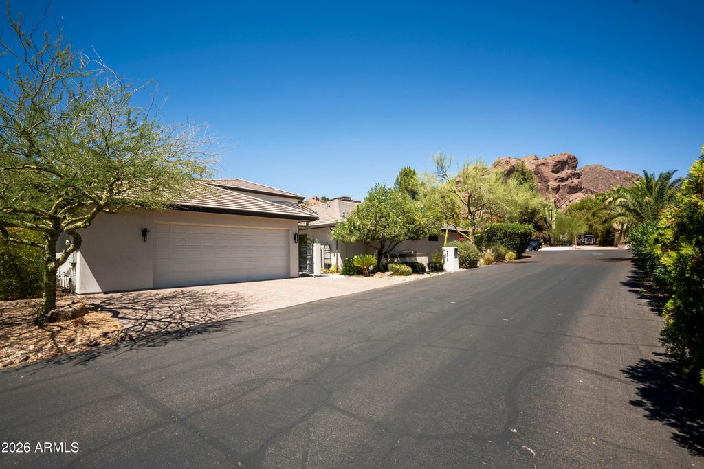 4538 E VERMONT Avenue N, Phoenix, AZ 85018 — exterior