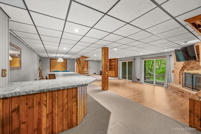 655 Oakview Drive, Algonquin, IL 60102