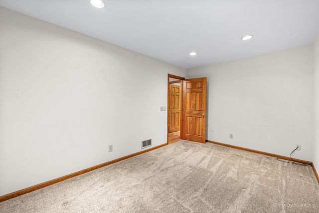 655 Oakview Drive, Algonquin, IL 60102