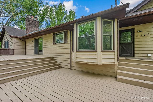 655 Oakview Drive, Algonquin, IL 60102