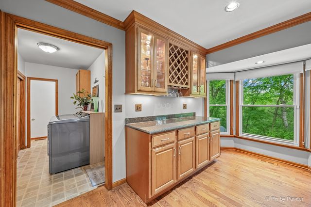 655 Oakview Drive, Algonquin, IL 60102