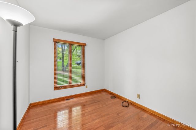 655 Oakview Drive, Algonquin, IL 60102