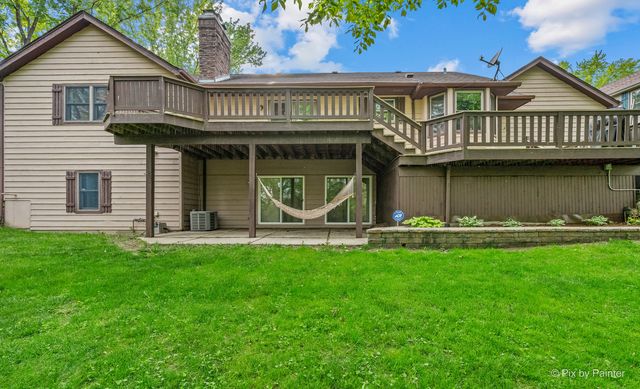 655 Oakview Drive, Algonquin, IL 60102