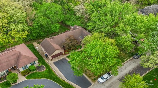 655 Oakview Drive, Algonquin, IL 60102