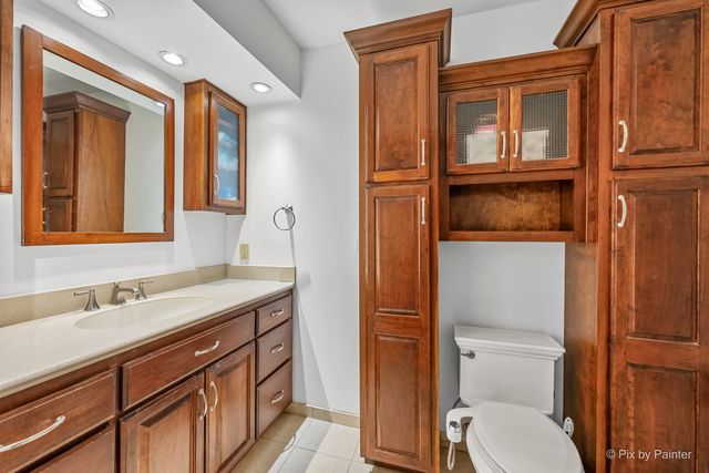 655 Oakview Drive, Algonquin, IL 60102
