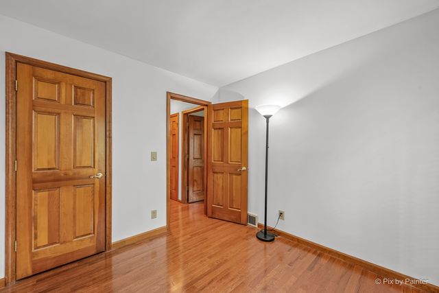 655 Oakview Drive, Algonquin, IL 60102