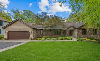 655 Oakview Drive, Algonquin, IL 60102