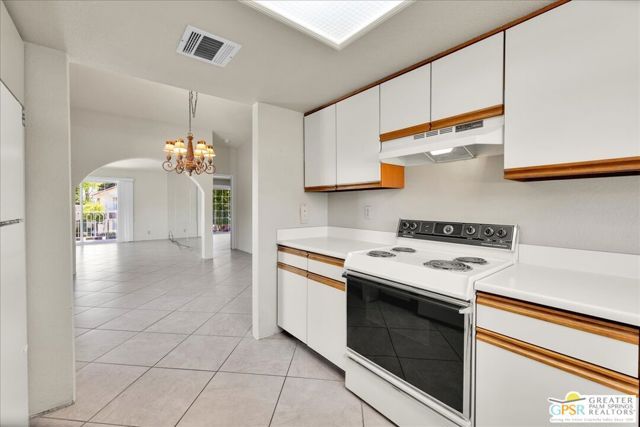 505 S Farrell Drive G42, Palm Springs, CA 92264