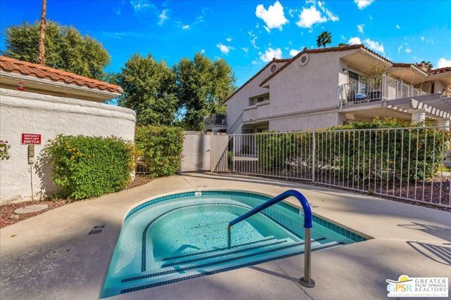 505 S Farrell Drive G42, Palm Springs, CA 92264